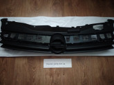 Решітка радіатора Opel Astra H 2003-2007, 13241967
