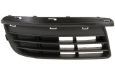 Решітка бампера права Volkswagen Golf V Kombi 2007-2009 Jetta 2006-2010, 1K0853666J9B9