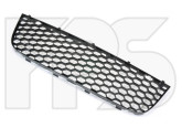 Решітка в бампер середня Volkswagen Golf 5 2004-2009 хечбек GTI 