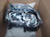 Фара права передня Nissan X-Trail T31 2010-2014 xenon