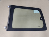 Скло заднє праве кузовне Mitsubishi Pajero 3 2000-2007