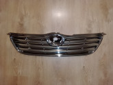 Решітка радіатора Toyota Corolla E12 2004-2006